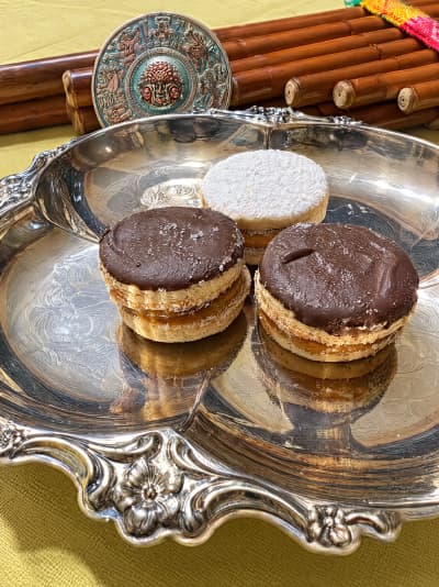 Alfajores served on a silver plate